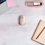 Mouse Inalámbrico Logitech M170 Rosa - Diseño Ambidiestro y Conexión Plug & Play - Imagen 3